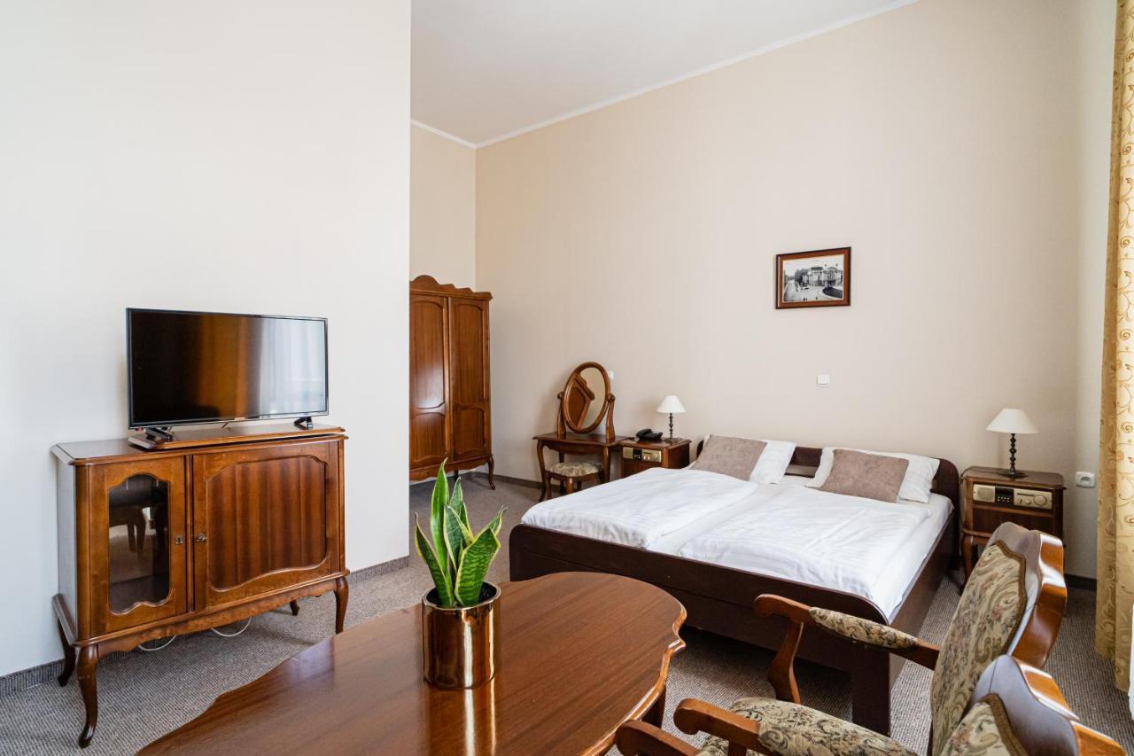 Hotel Polonia Торунь Екстер'єр фото