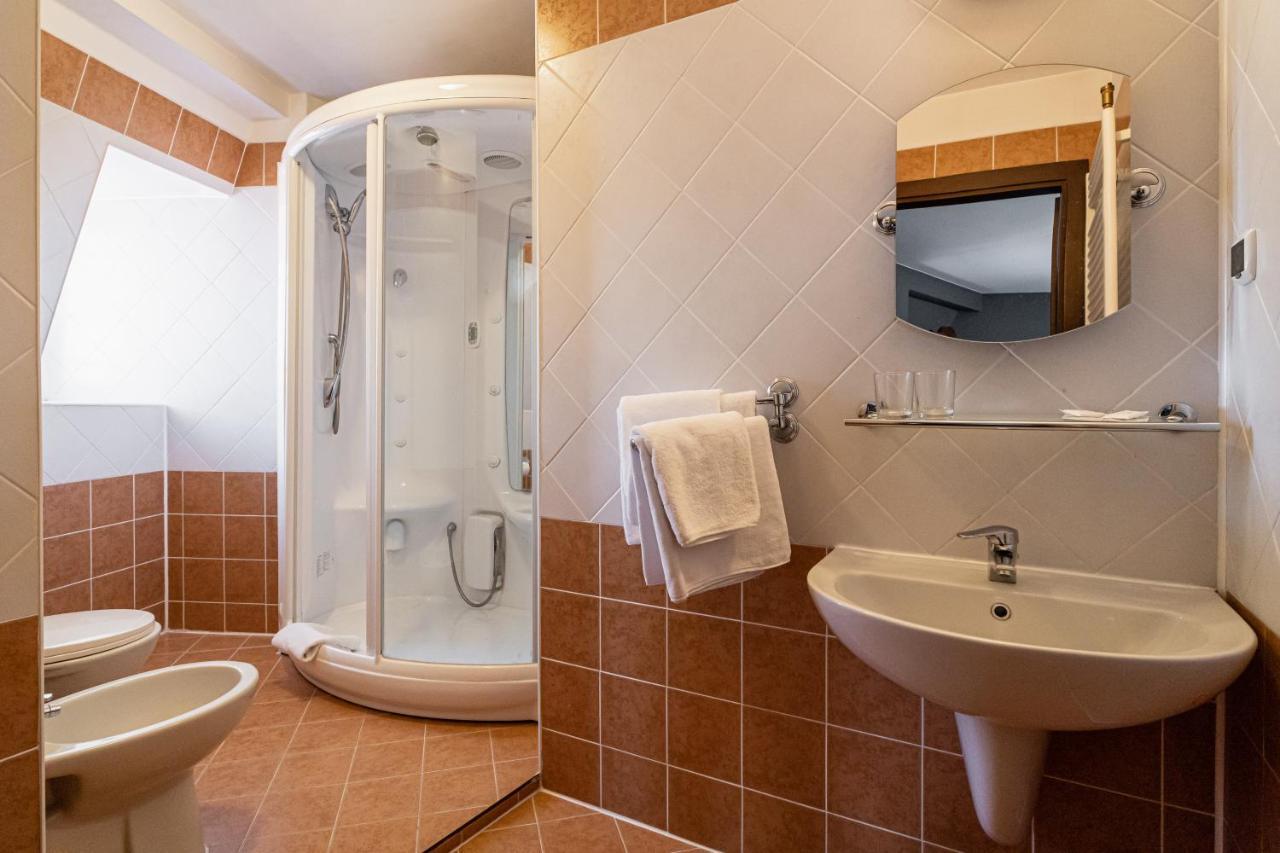 Hotel Polonia Торунь Екстер'єр фото